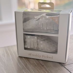 Sz 3, Freshly Picked Rainbow Dots, Fringed Soft Soles with Box!